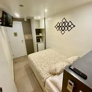 https://suites-con-bano-privado-frente-a-la-estacion-de-metro-l5.top-hotels-tarragona.com